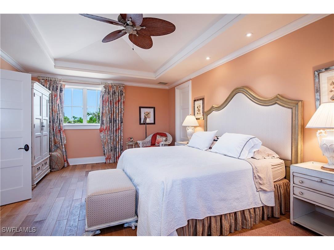 2001 4th Street S Naples FL 34102 225085070 image11