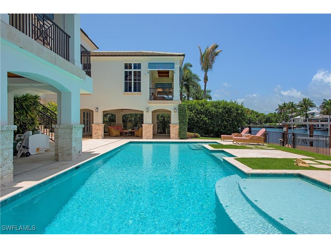 2001 4th Street S Naples FL 34102 225085070 image15