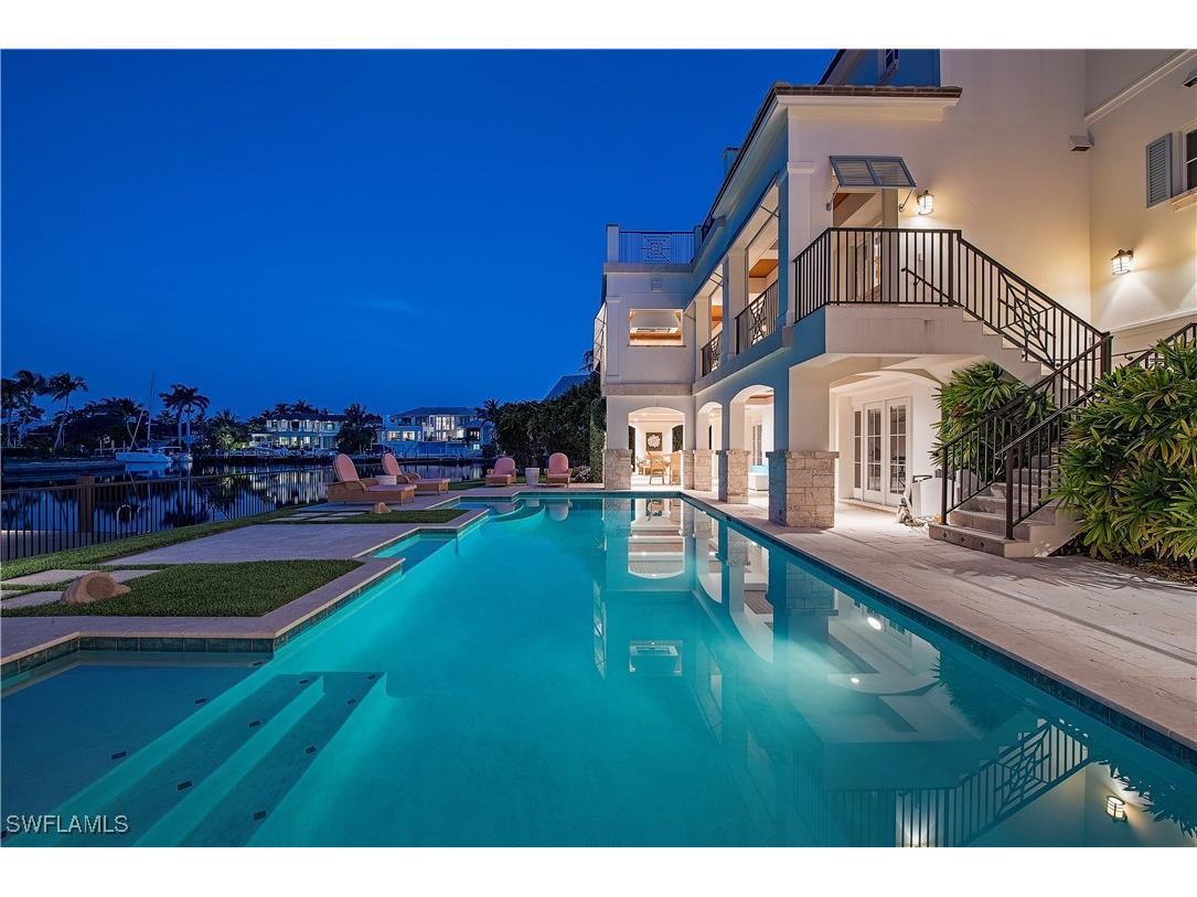 2001 4th Street S Naples FL 34102 225085070 image4