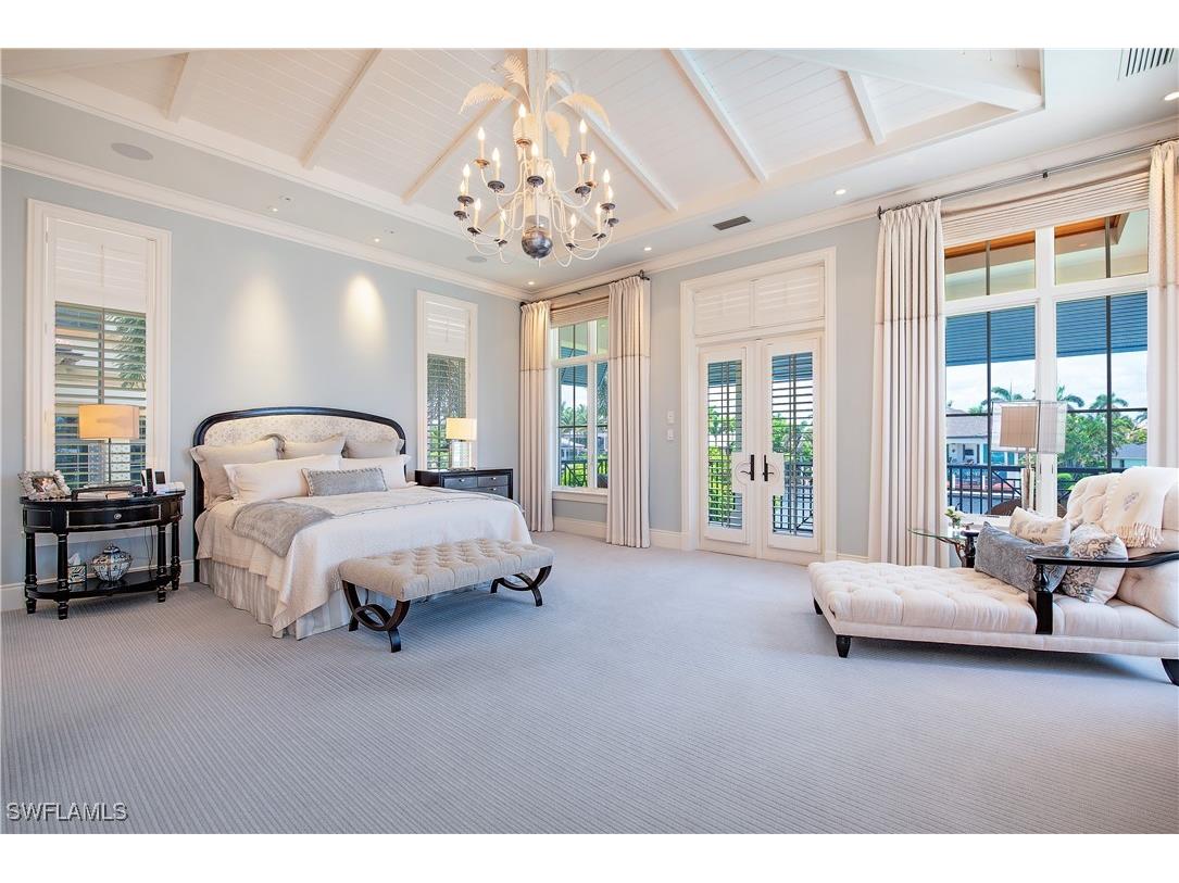 2001 4th Street S Naples FL 34102 225085070 image9