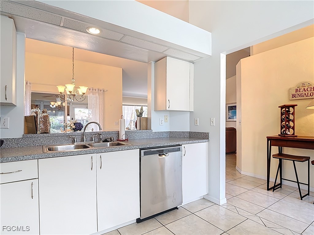 2001 Corona Del Sire Drive North Fort Myers FL 33917 2025009320 image10