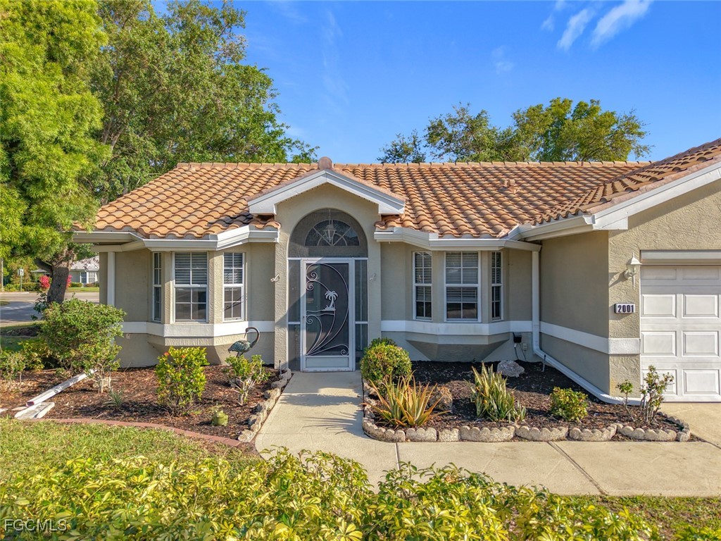 2001 Corona Del Sire Drive North Fort Myers FL 33917 2025009320 image2