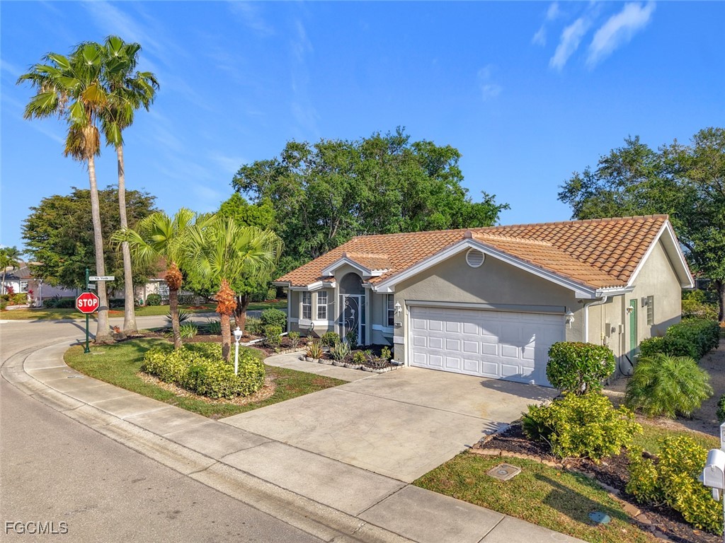 2001 Corona Del Sire Drive North Fort Myers FL 33917 2025009320 image3