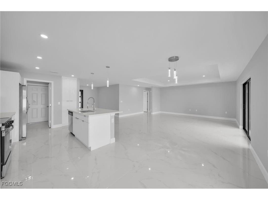 2001 NW 20th Street Cape Coral FL 33993 2025005965 image10