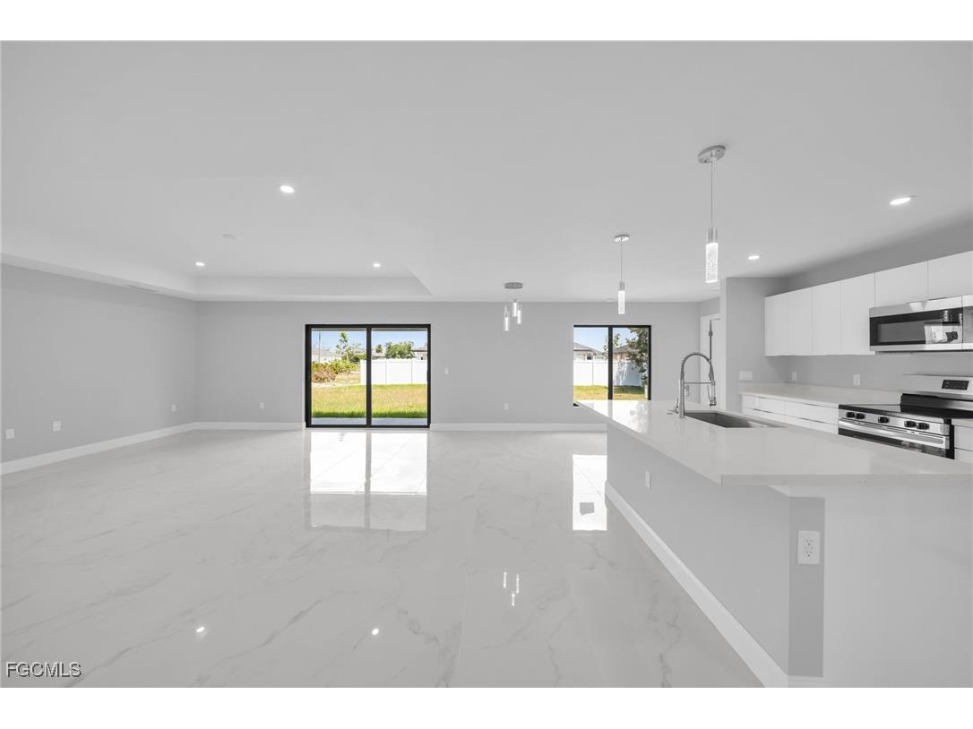 2001 NW 20th Street Cape Coral FL 33993 2025005965 image13