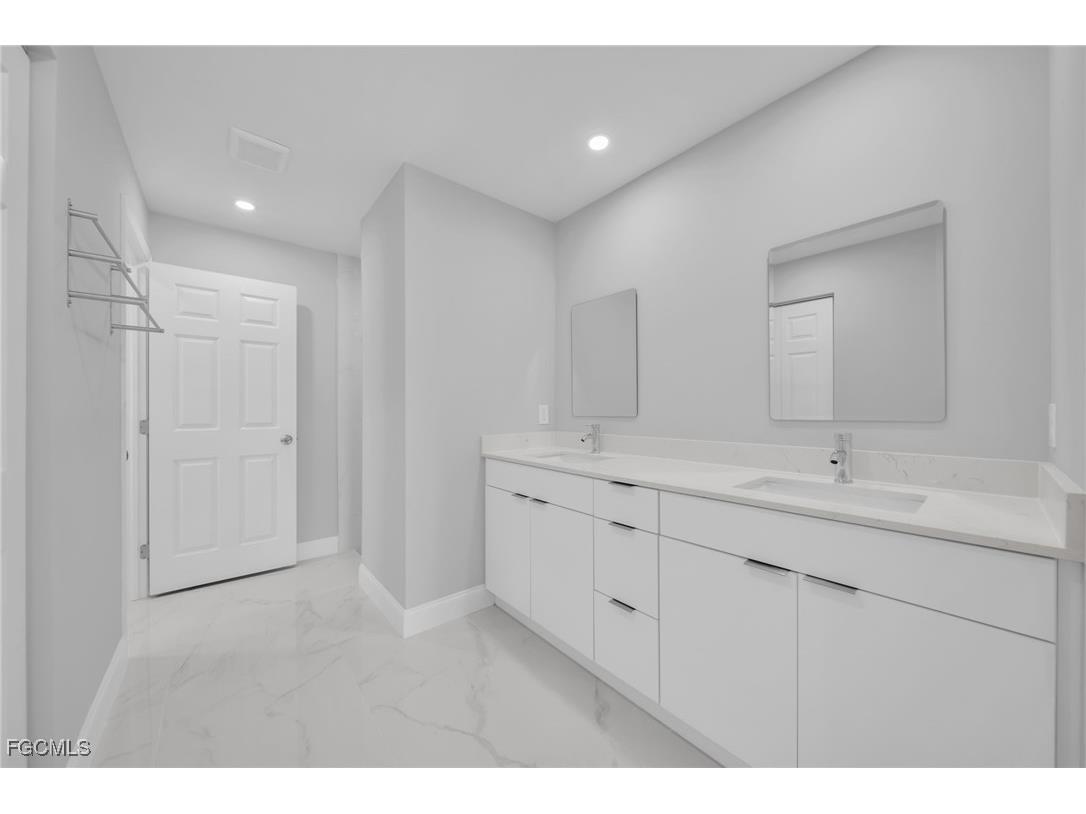 2001 NW 20th Street Cape Coral FL 33993 2025005965 image16