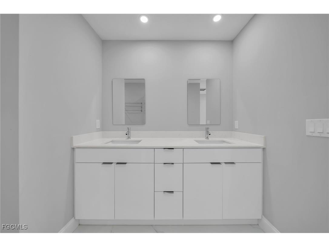 2001 NW 20th Street Cape Coral FL 33993 2025005965 image17