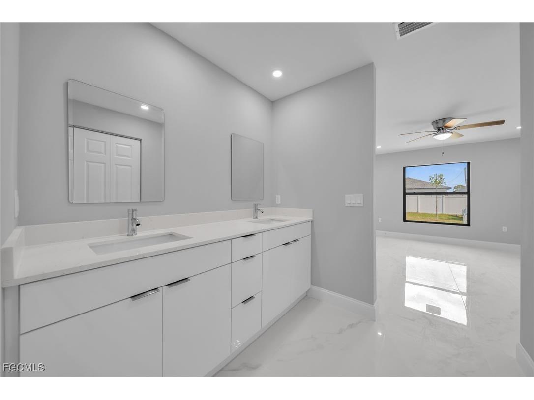 2001 NW 20th Street Cape Coral FL 33993 2025005965 image19