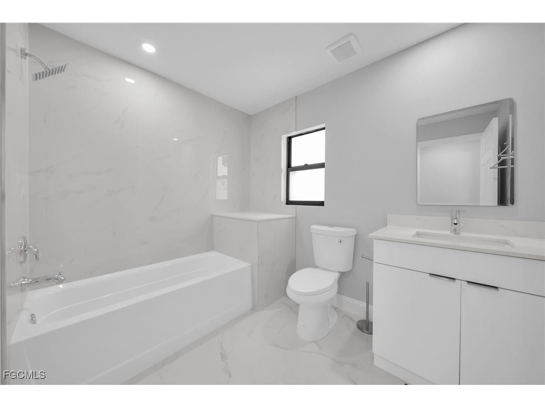 2001 NW 20th Street Cape Coral FL 33993 2025005965 image4