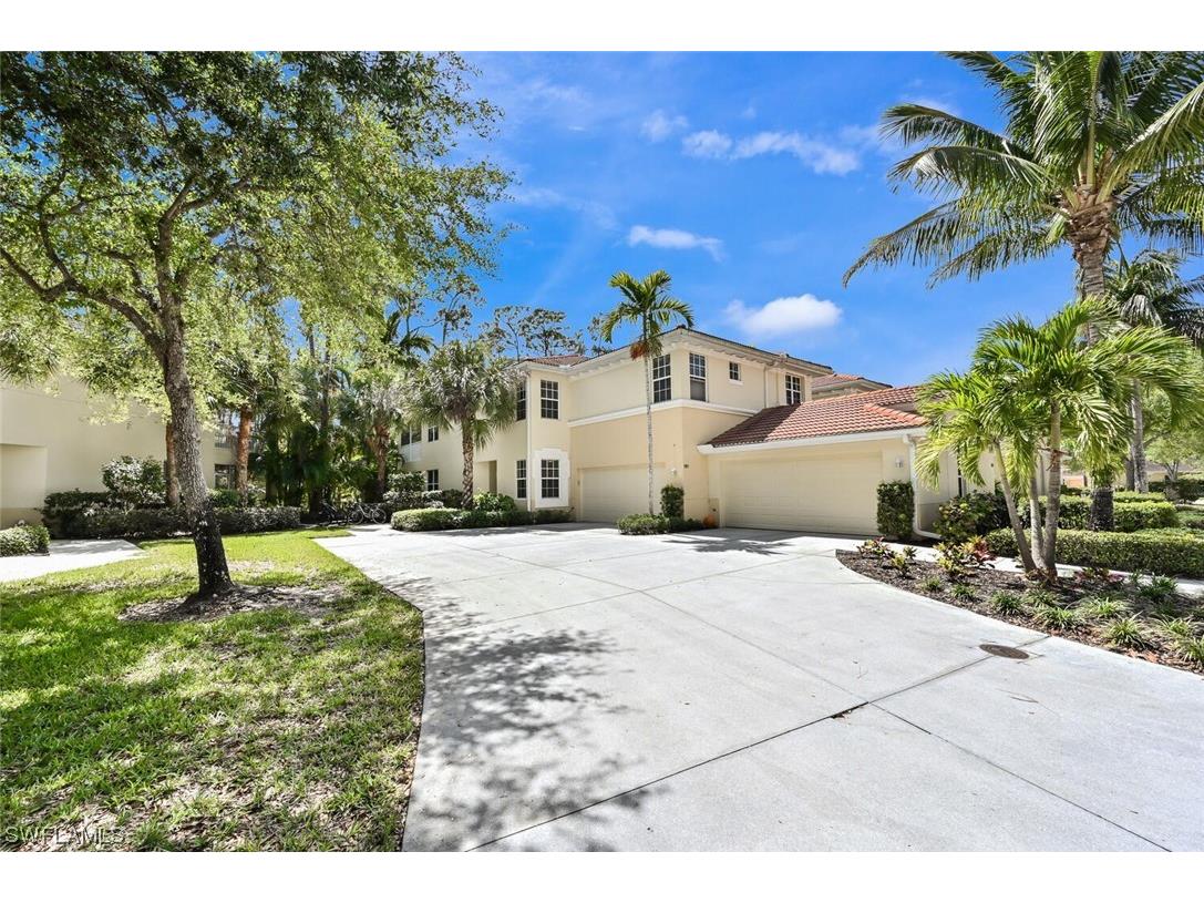 2001 Tarpon Bay Drive N #101 Naples FL 34119 223021506 image1