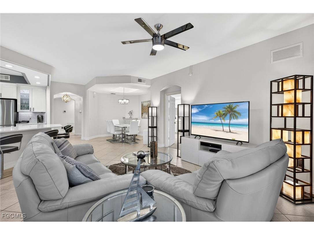 2001 Tarpon Bay Drive N #102 Naples FL 34119 2025023161 image11