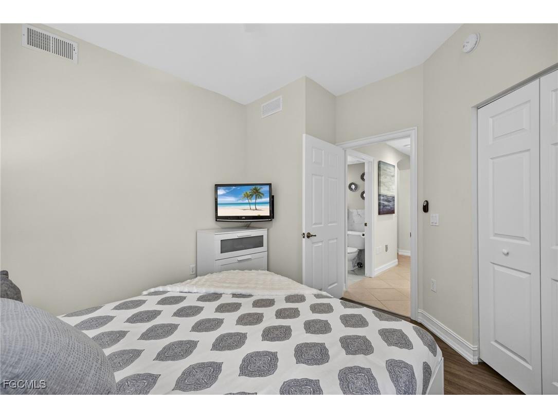 2001 Tarpon Bay Drive N #102 Naples FL 34119 2025023161 image29