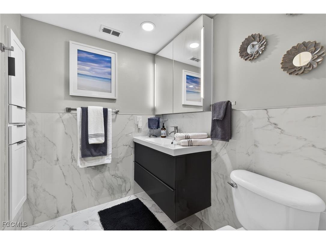 2001 Tarpon Bay Drive N #102 Naples FL 34119 2025023161 image31