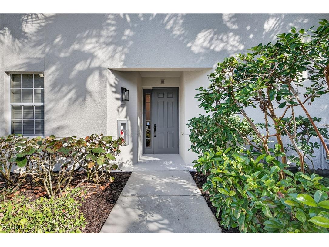 2001 Tarpon Bay Drive N #102 Naples FL 34119 2025023161 image5