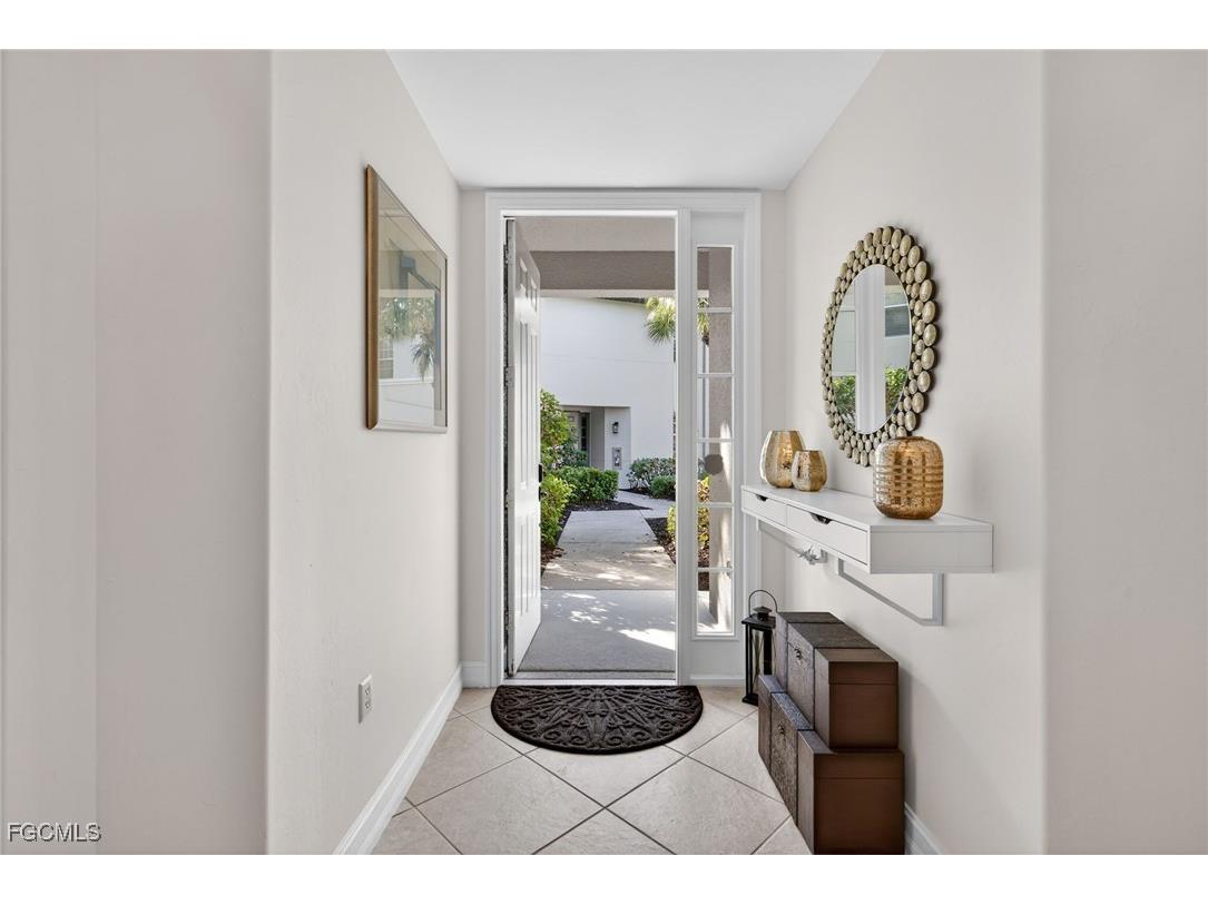 2001 Tarpon Bay Drive N #102 Naples FL 34119 2025023161 image6