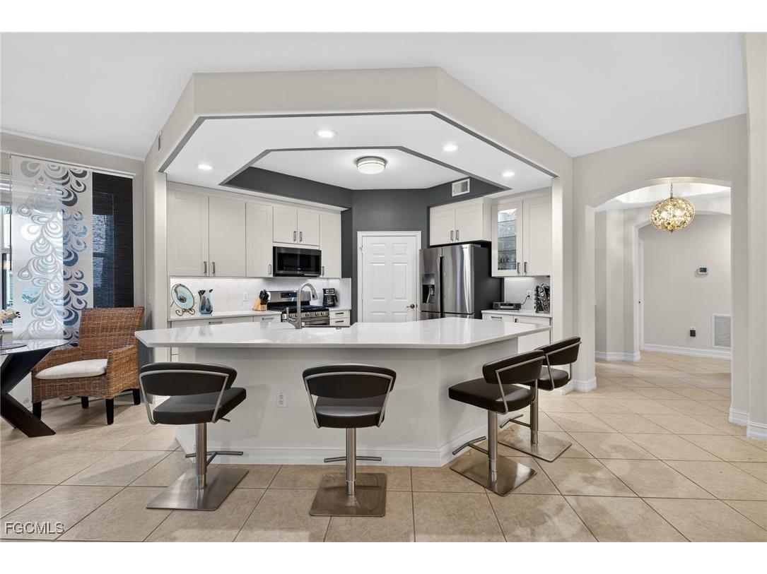 2001 Tarpon Bay Drive N #102 Naples FL 34119 2025023161 image8