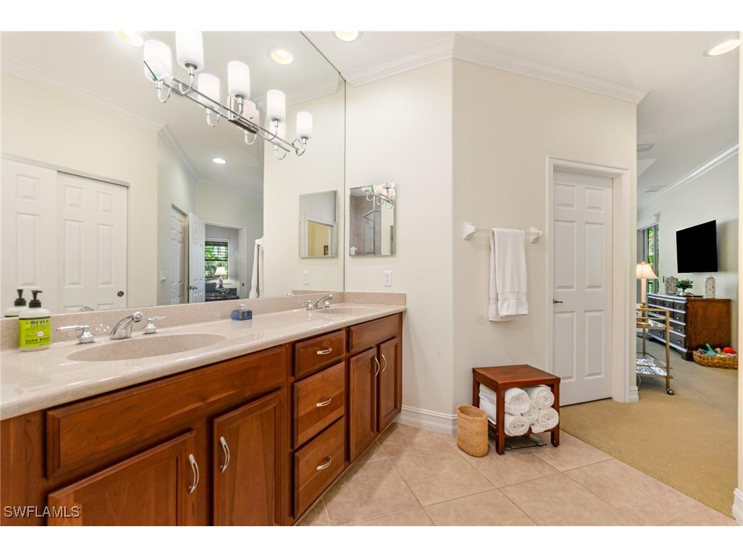 2001 Tarpon Bay Drive N #202 Naples FL 34119 225068601 image18