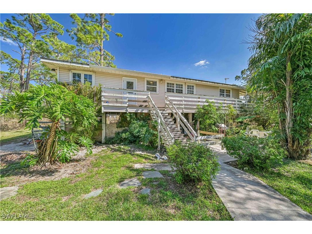 2002 Columbus Avenue Alva FL 33920 223011616 image1