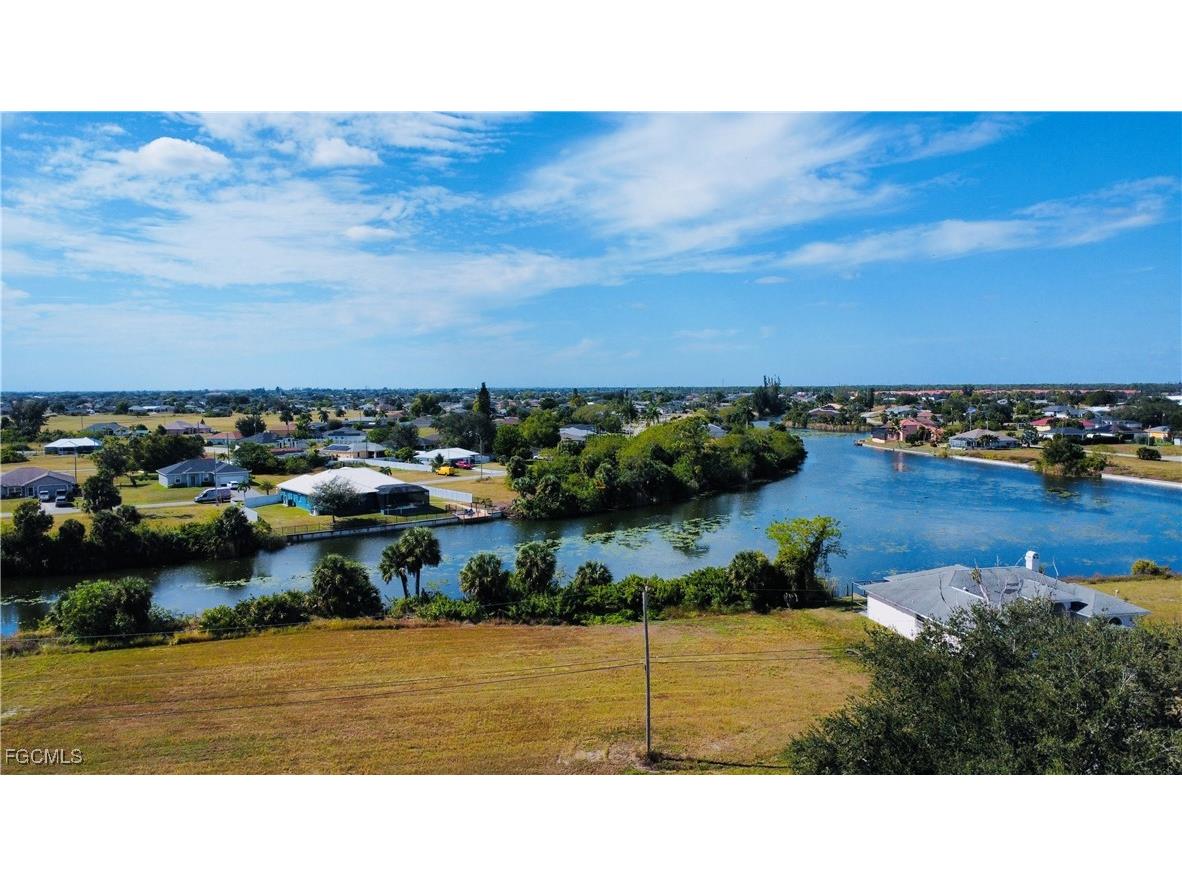 2002 NE 23rd Place Cape Coral FL 33909 2025019284 image2
