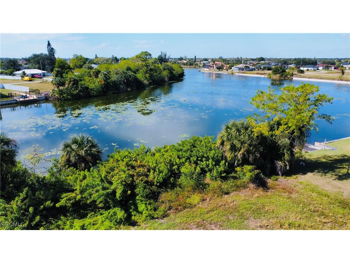 2002 NE 23rd Place Cape Coral FL 33909 2025019284 image5