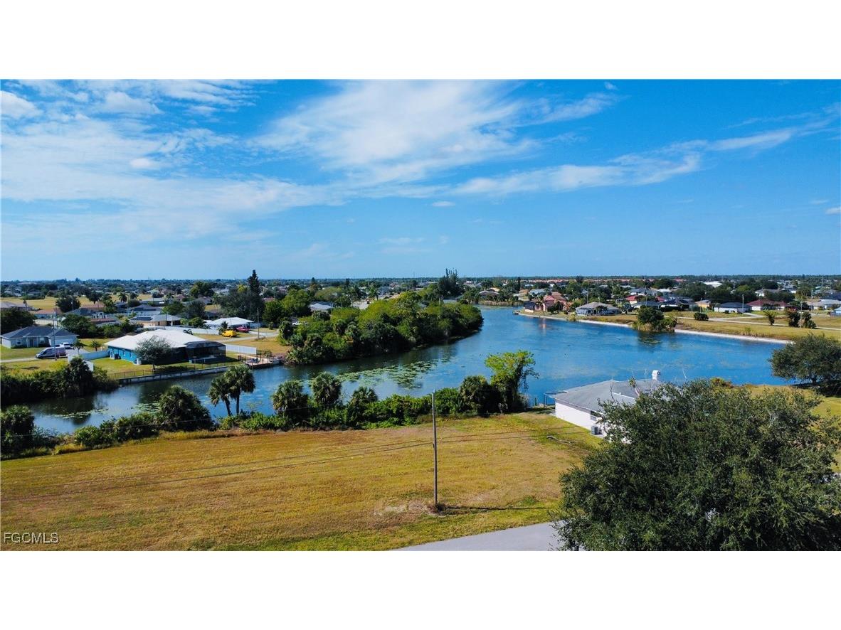 2002 NE 23rd Place Cape Coral FL 33909 2025019284 image8