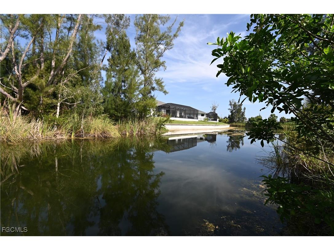 2002 NW 21st Avenue Cape Coral FL 33993 2025004246 image1