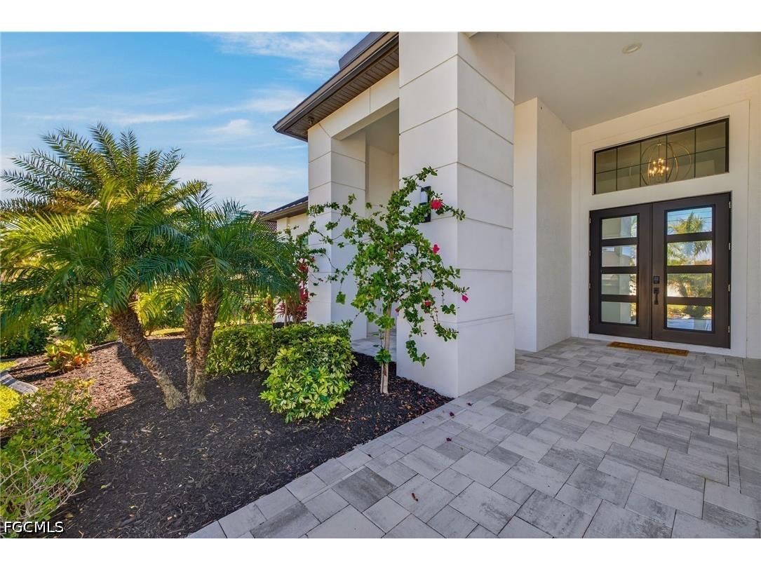 2002 SE 18th Avenue Cape Coral FL 33990 2026012962 image4