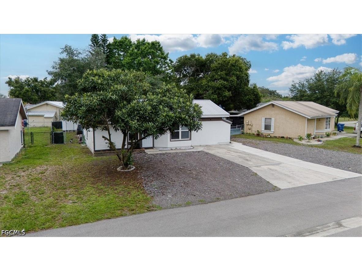 2003 Clipper Terrace Labelle FL 33935 2026024164 image37