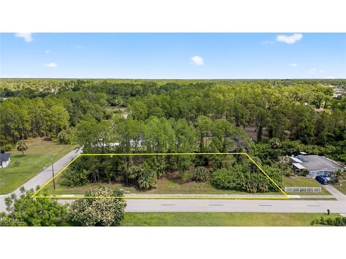 2003 E 6th Street Lehigh Acres FL 33936 2025007278 image1