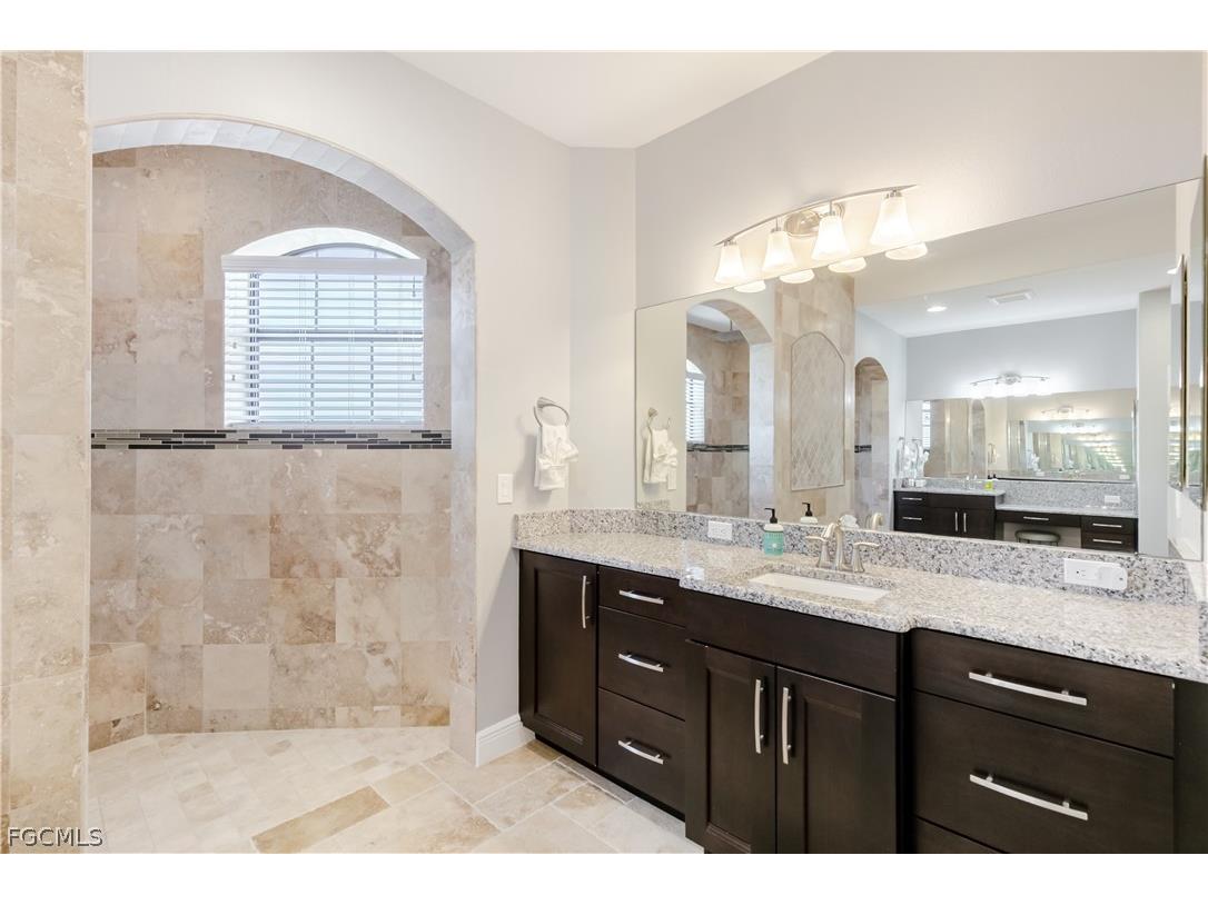 2003 NE 10th Place Cape Coral FL 33909 2026008484 image32