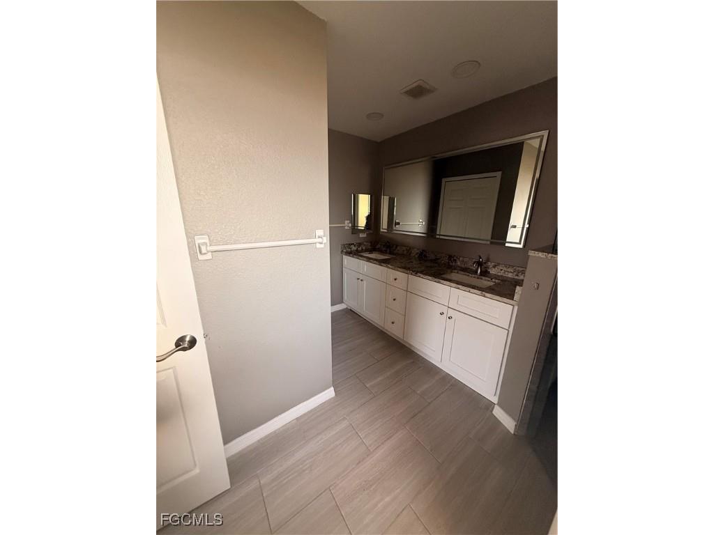 2003 NW 7th Terrace Cape Coral FL 33993 2025020248 image11