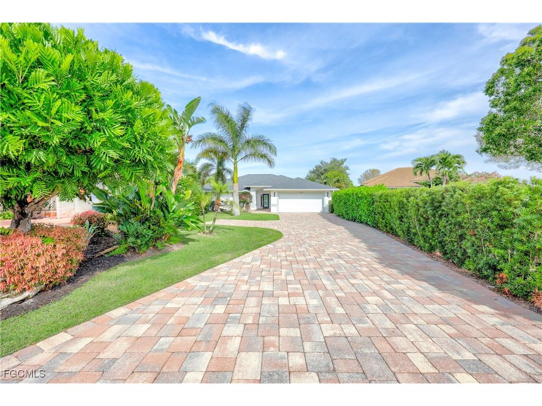 2003 Timberline Drive Naples FL 34109 2025019291 image2