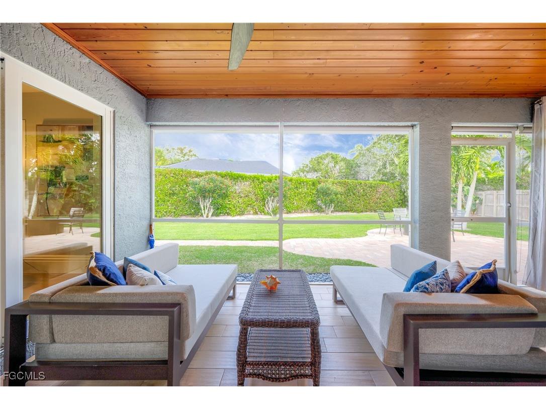 2003 Timberline Drive Naples FL 34109 2025019291 image4