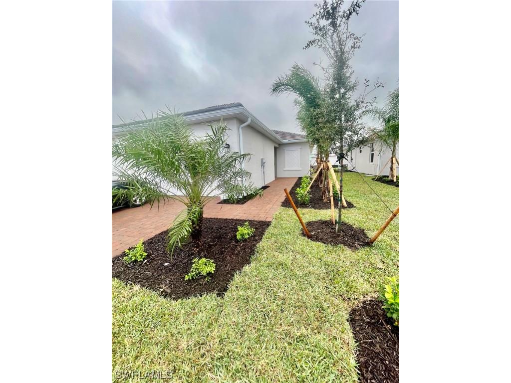 2003 Vermont Lane Naples FL 34120 223093549 image1