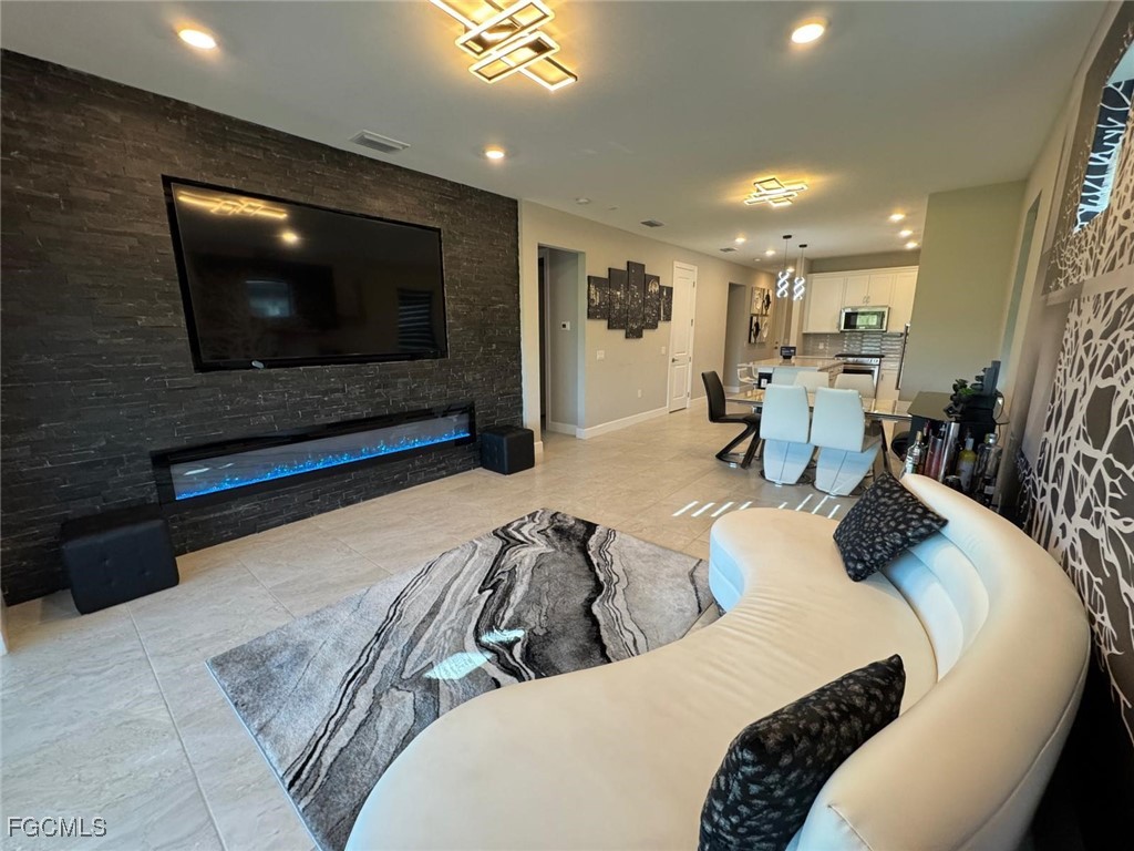 20036 Kingmont Drive Estero FL 33928 2025015360 image8