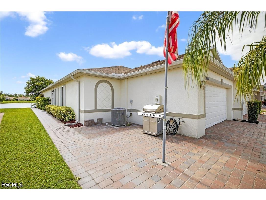 20038 Fiddlewood Avenue North Fort Myers FL 33917 2026015162 image3
