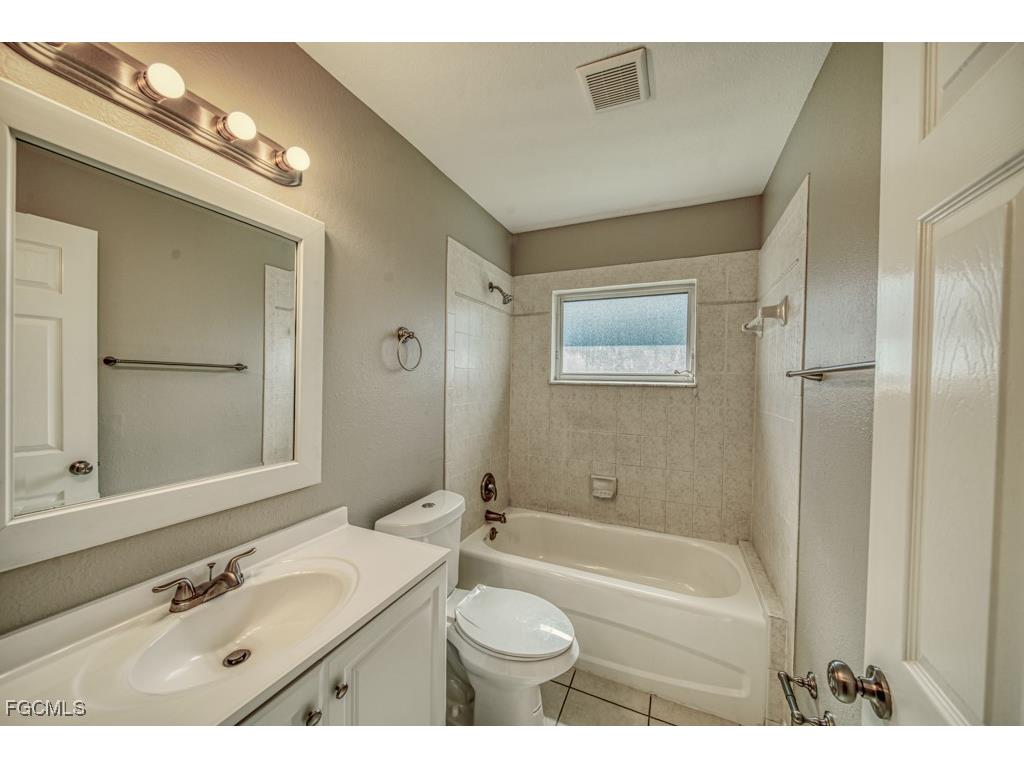 2004 NE 6th Street Cape Coral FL 33909 2025002562 image20