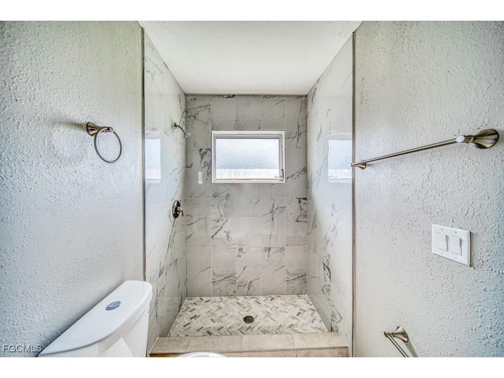 2004 NE 6th Street Cape Coral FL 33909 2025002562 image7