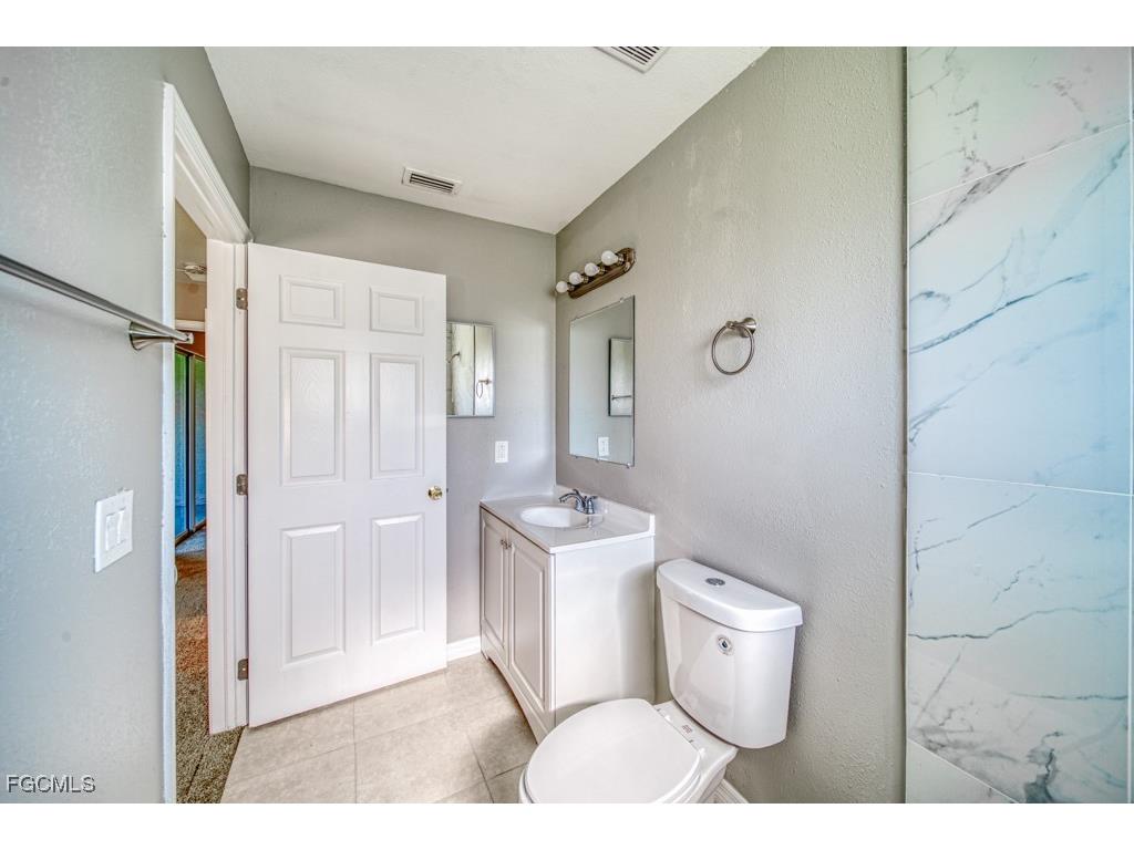 2004 NE 6th Street Cape Coral FL 33909 2025002562 image8