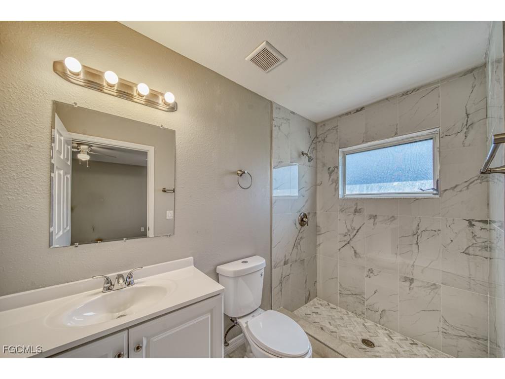 2004 NE 6th Street Cape Coral FL 33909 2025002562 image9