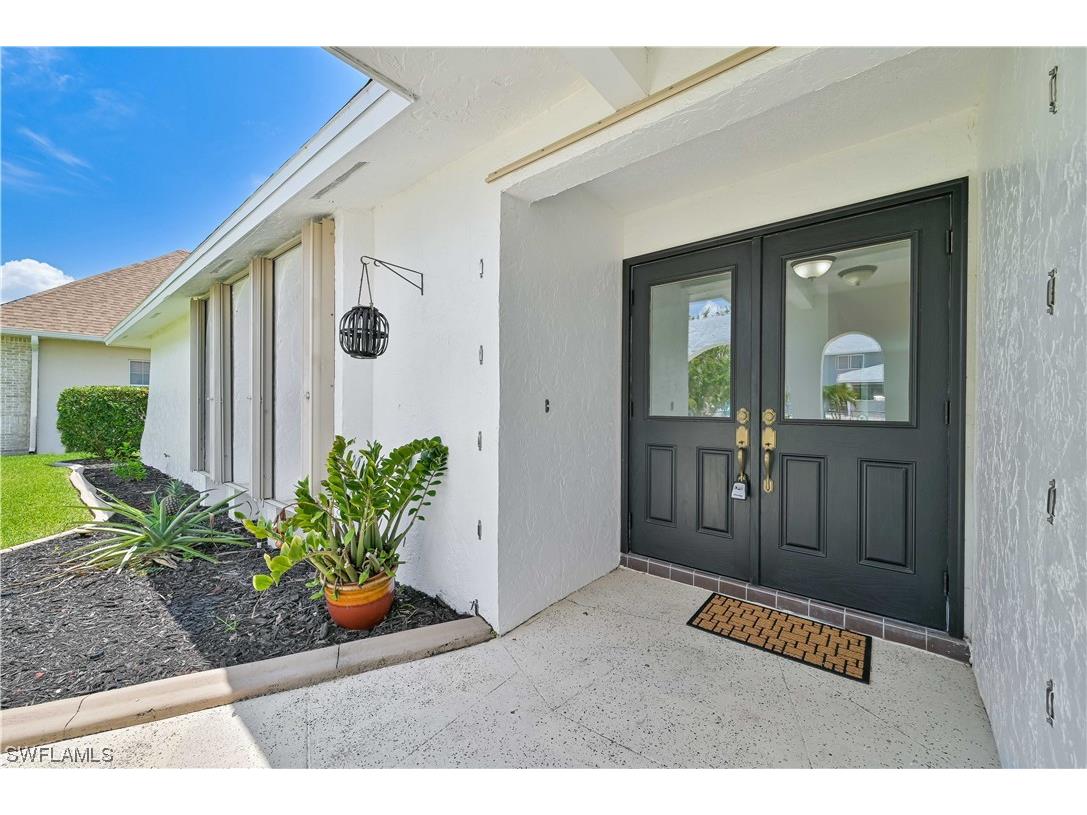 2004 SE 39th Terrace Cape Coral FL 33904 223036348 image1