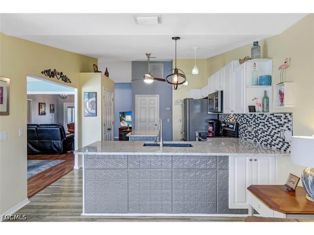 2004 SE 8th Avenue Cape Coral FL 33990 2026018352 image13