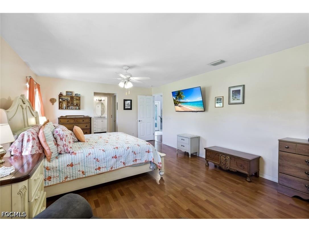 2004 SE 8th Avenue Cape Coral FL 33990 2026018352 image17