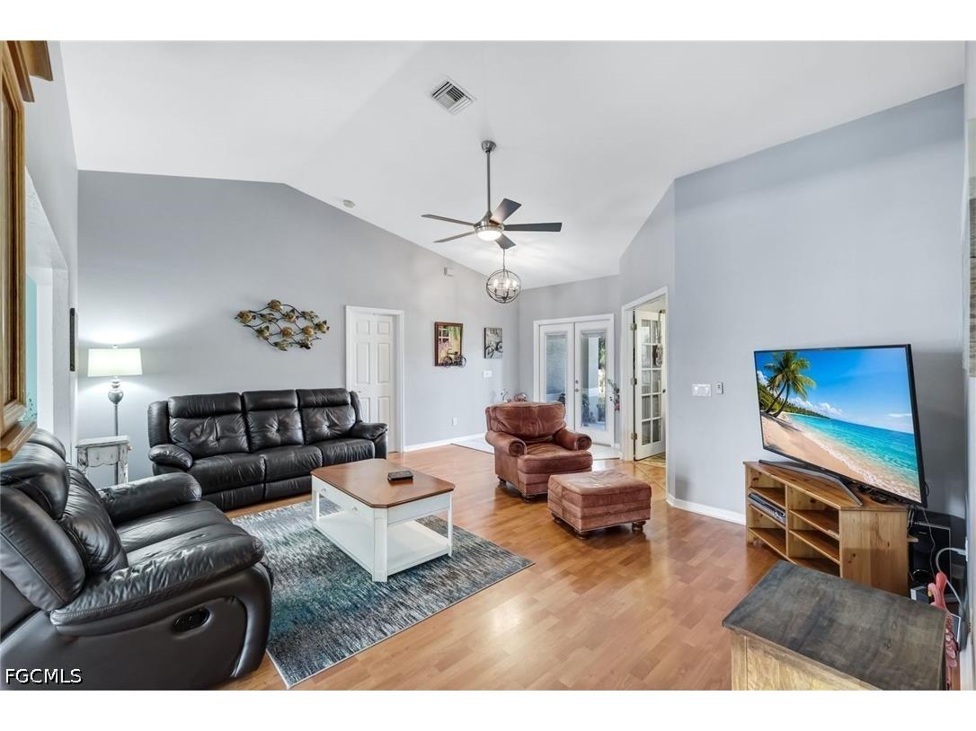 2004 SE 8th Avenue Cape Coral FL 33990 2026018352 image4