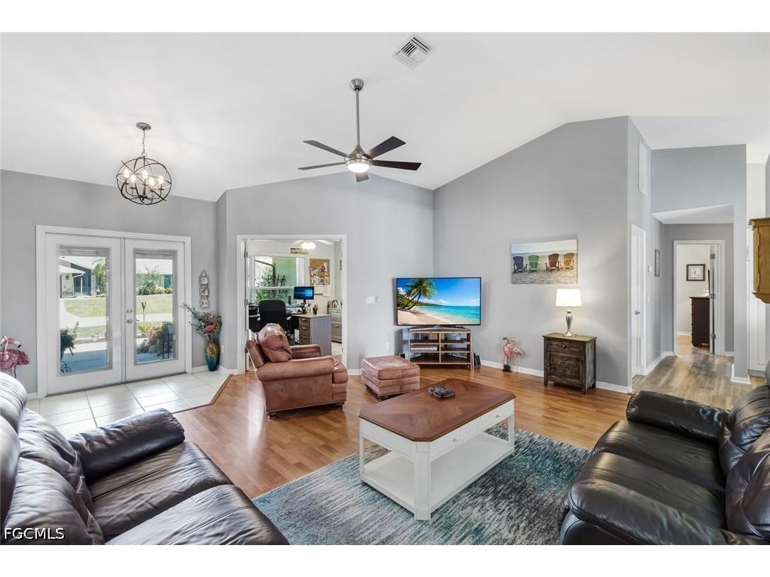 2004 SE 8th Avenue Cape Coral FL 33990 2026018352 image5