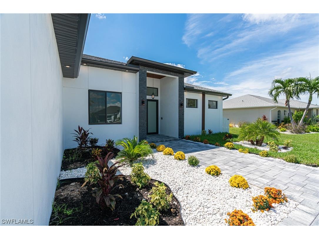 2004 Savona Parkway W Cape Coral FL 33914 223043238 image1