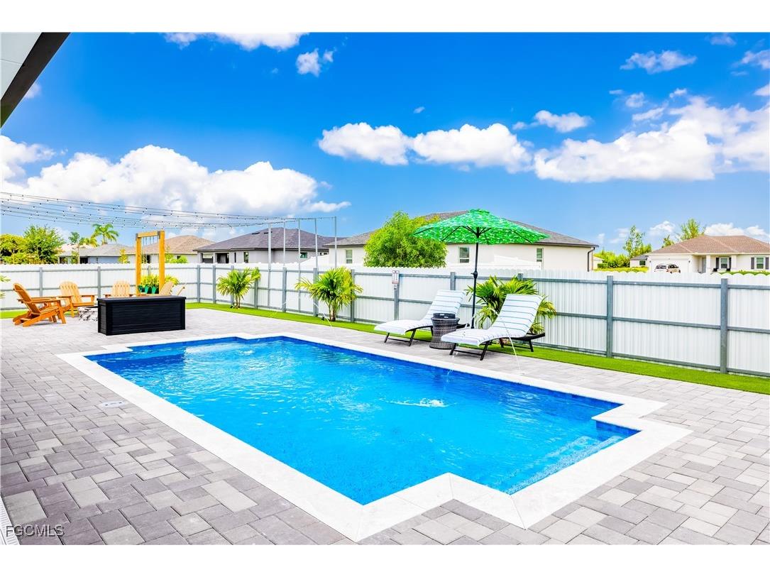 2005 Diplomat Parkway W Cape Coral FL 33993 2025016633 image1