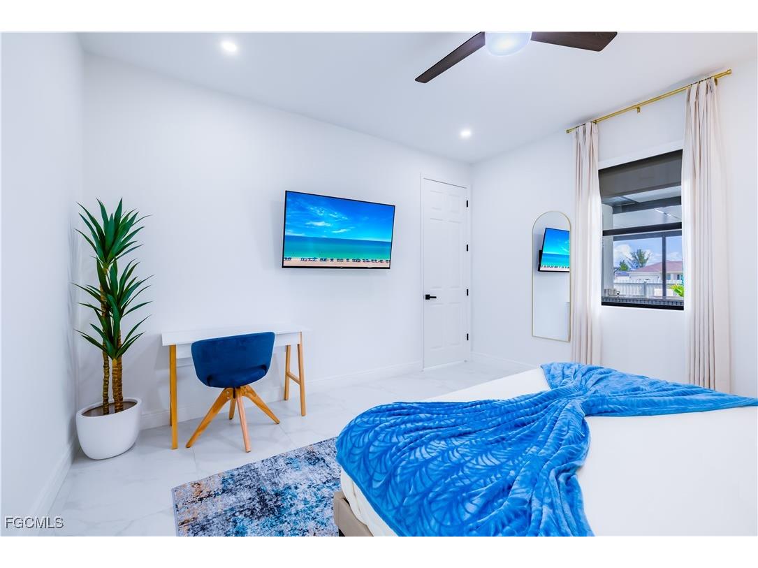 2005 Diplomat Parkway W Cape Coral FL 33993 2025016633 image9