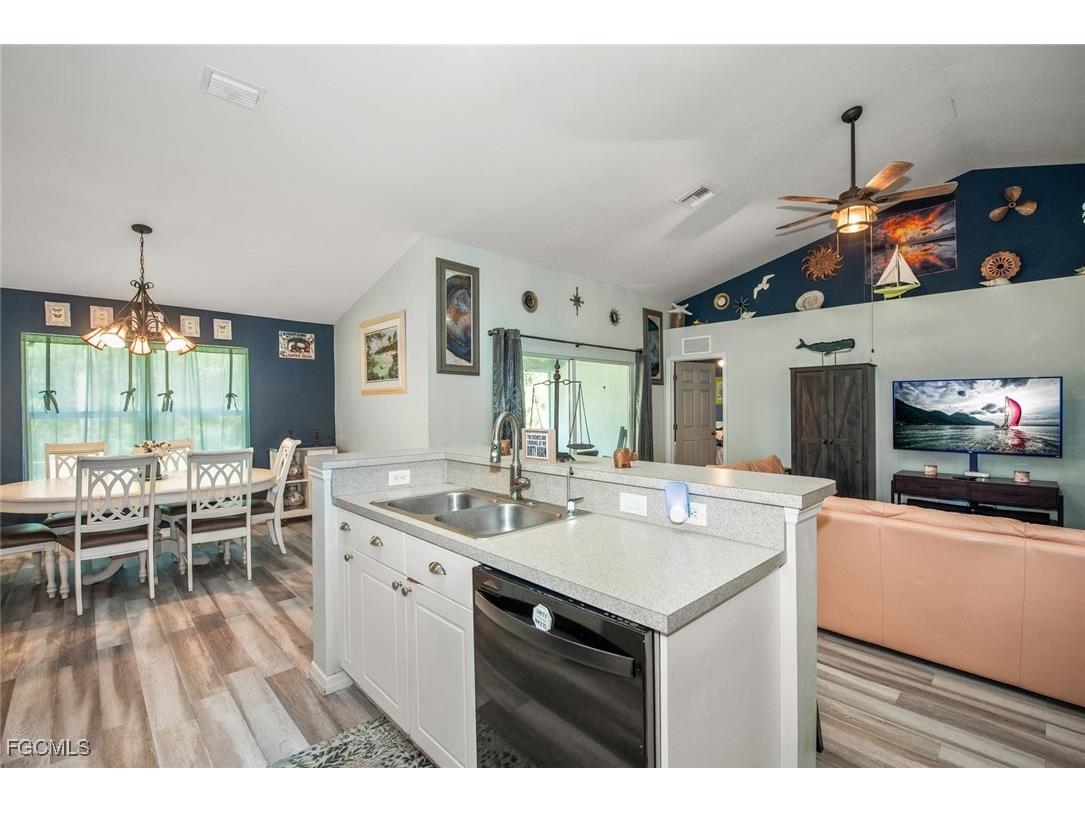 2005 Mcarthur Avenue Alva FL 33920 2025015608 image10