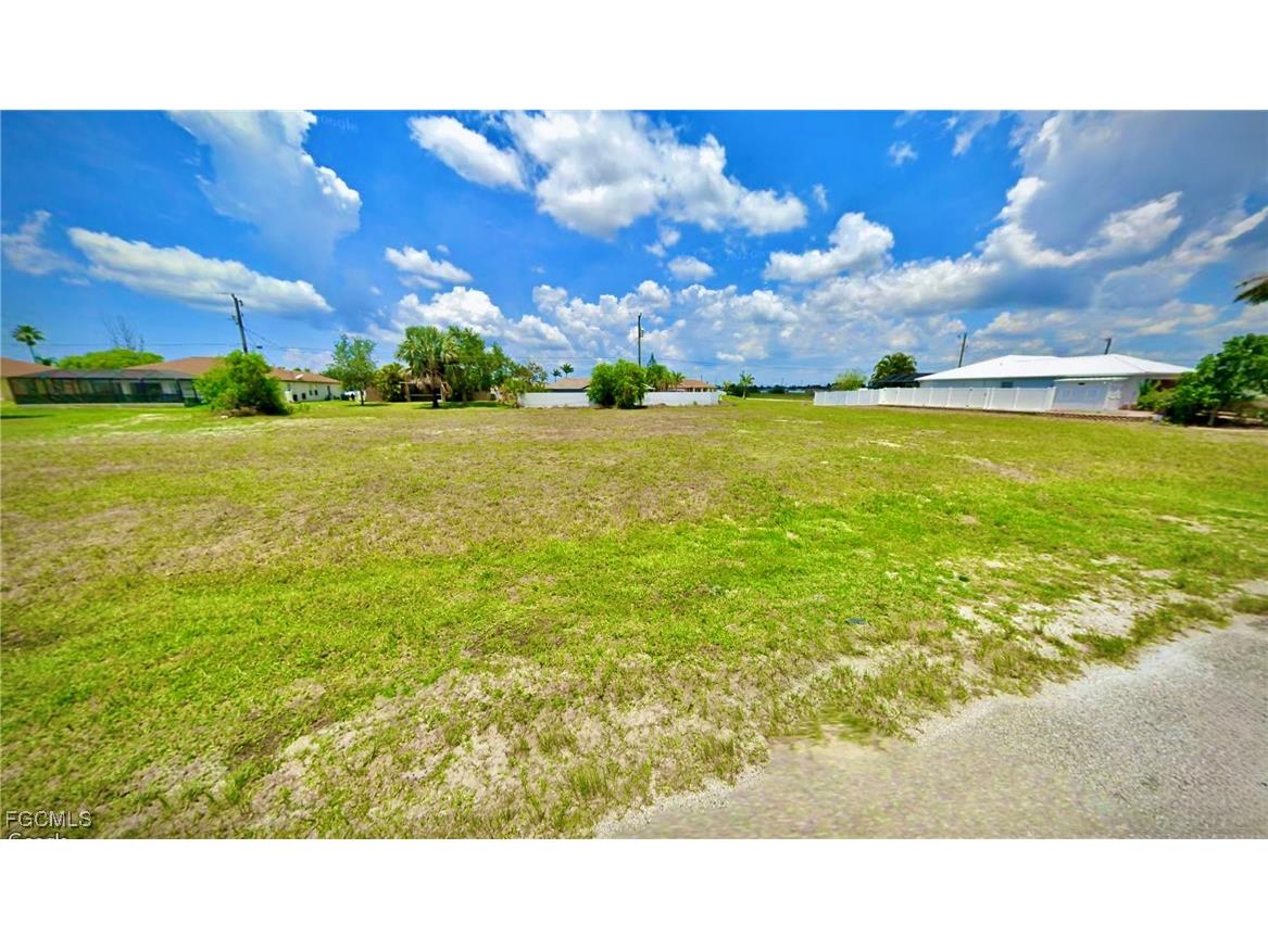 2005 NE 15th Street Cape Coral FL 33909 2025004588 image1